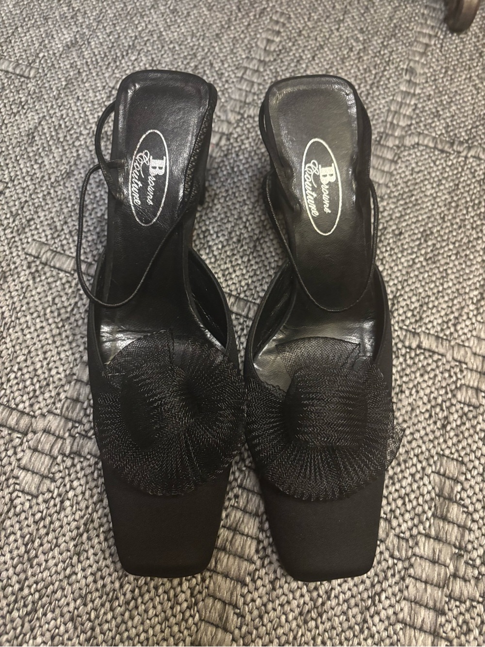 Black Floral-Accent Women's sling back sandal